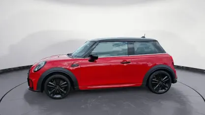 Używany Mini John Cooper Works 178 KM (130 kW) 2023 Czerwony Hatchback