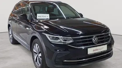 Gebraucht VW Tiguan Life 150 PS (110 kW) 2023 Deep black perleffekt SUV