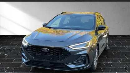 Magneticgrau (grau) Gebraucht 2023 Ford Focus ST-Line Kombi | 24.400 € (Fairer Preis)