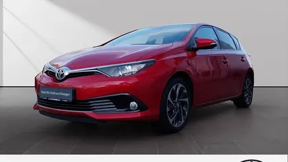 Gebraucht Toyota Auris Comfort 116 PS (85 kW) 2016 Rot Limousine