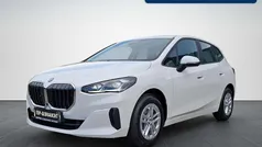 Alpinweiss iii Gebraucht 2024 BMW 218 Active Tourer Luxury Line Van / Kleinbus | 28.980 € (Fairer Preis)