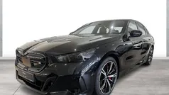 Schwarz Neu 2024 BMW i5 M Sport Limousine | 83.390 € (Fairer Preis)