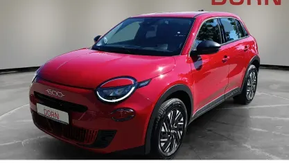 Neu Fiat 600 101 PS (74 kW) 2025 Rot SUV