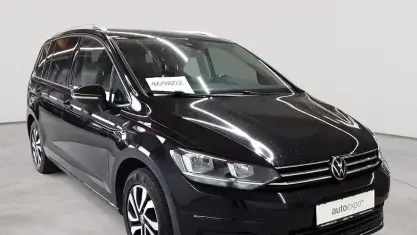 Gebraucht VW Touran Active 150 PS (110 kW) 2023 Schwarz Van / Kleinbus