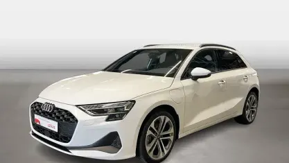 Gebraucht Audi A3 Sport 204 PS (150 kW) 2025 Weiß Limousine