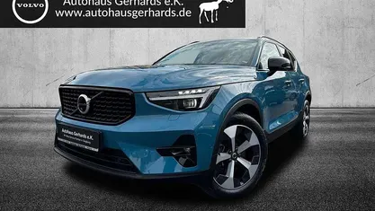 Blau Gebraucht 2024 Volvo XC40 Plus SUV | 37.444 € (Fairer Preis)