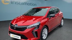 Rot Gebraucht 2023 Renault Clio V Kleinwagen | 17.399 € (Fairer Preis)