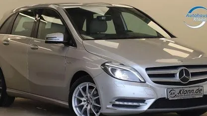 Gebraucht Mercedes B200 244 PS (179 kW) 2012 Van / Kleinbus