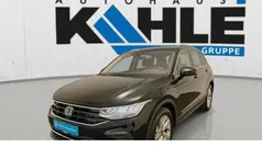 Deep black perleffekt Gebraucht 2024 VW Tiguan Move SUV | 33.990 € (Fairer Preis)