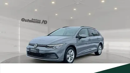 Gebraucht VW Golf VIII Life 150 PS (110 kW) 2022 Mondsteingrau Kombi