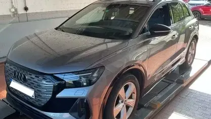 Gebraucht Audi Q4 e-tron Ambiente 219 kW (299 PS) 2022 Grau SUV