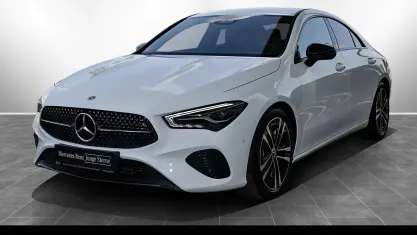 Gebraucht Mercedes CLA180 Night 136 PS (100 kW) 2025 Unilack polarweiß Coupé