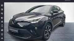 Mysticschwarz mica (schwarz) Gebraucht 2021 Toyota C-HR Team SUV | 23.870 € (Fairer Preis)