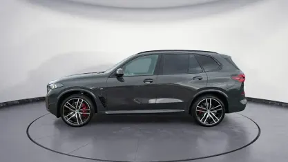Neu BMW X5 M Sport 352 PS (258 kW) 2026 Grau SUV