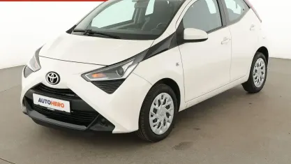 Gebraucht Toyota Aygo X-play 72 PS (52 kW) 2020 Weiß Kleinwagen