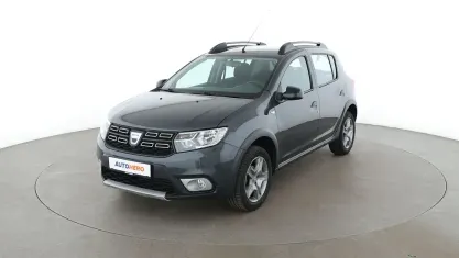 Gebraucht Dacia Sandero Celebration 90 PS (66 kW) 2018 Grau Limousine