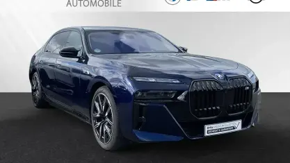 Gebraucht BMW M760e M Sport 571 PS (419 kW) 2025 Bmw individual tansanitblau metallic Limousine