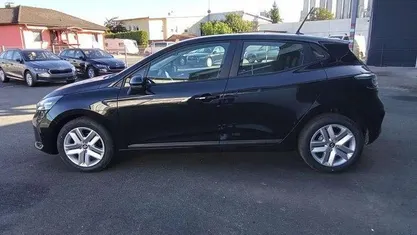 Dolomitgrau metallic Gebraucht 2025 Renault Clio V Evolution Kleinwagen | 18.441 € (Fairer Preis)