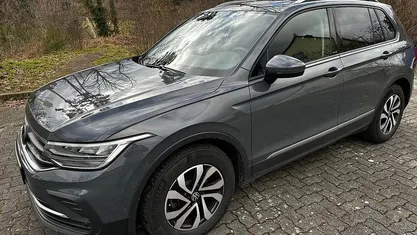 Gebraucht VW Tiguan 150 PS (110 kW) 2022 Delfingrau metallic SUV