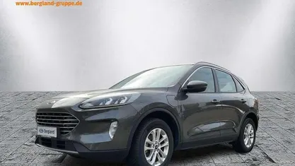 Magnetic metallic Gebraucht 2022 Ford Kuga Titanium SUV | 29.290 € (Fairer Preis)
