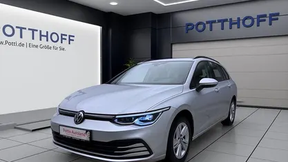 Gebraucht 2023 VW Golf VIII Life Kombi | 23.221 € (Fairer Preis)