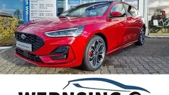 Rot Gebraucht 2023 Ford Focus ST-Line X Limousine | 28.989 € (Fairer Preis)