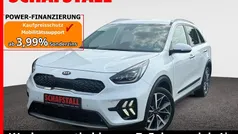 Weiss ((swp) snow white pearl) Gebraucht 2021 Kia Niro Spirit SUV | 20.979 € (Guter Preis)