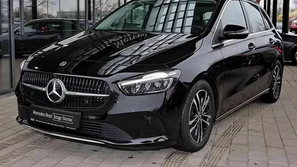 Unilack nachtschwarz Gebraucht 2024 Mercedes B200 Progressive Van / Kleinbus | 29.490 € (Guter Preis)