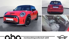 Rot Gebraucht 2022 Mini Cooper SE Classic Kleinwagen | 18.990 € (Fairer Preis)