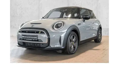 Gebraucht Mini Cooper SE Essential 135 kW (184 PS) 2022 Moonwalk grey Kleinwagen