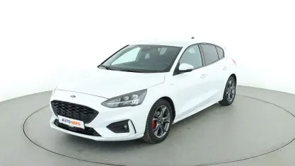 Gebraucht Ford Focus ST-Line 182 PS (133 kW) 2021 Weiß Limousine