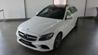 Gebraucht Mercedes C180 AMG 156 PS (114 kW) 2020 Weiß Kombi