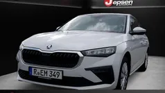 Weiß Gebraucht 2024 Skoda Scala Essence Kleinwagen | 20.270 € (Fairer Preis)