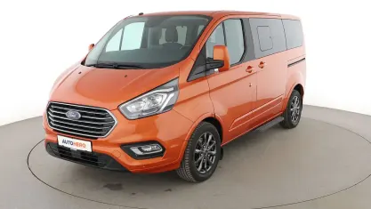 Gebraucht Ford Tourneo Titanium 131 PS (96 kW) 2019 Orange Van / Kleinbus