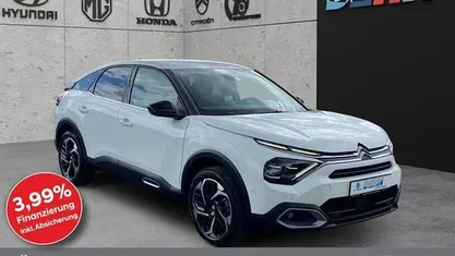 Weiß Gebraucht 2023 Citroën C4 Shine Limousine | 14.950 € (Guter Preis)