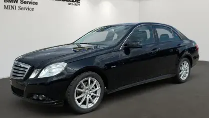 Gebraucht Mercedes E200 136 PS (100 kW) 2011 Obsidianschwarz  metalliclack Limousine