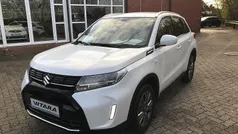 Cool white pearl metallic Neu 2025 Suzuki Vitara Comfort SUV | 23.990 € (Fairer Preis)