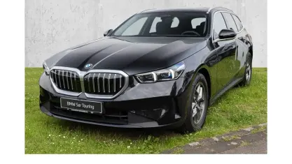 Neu BMW 520 Sport Line 197 PS (144 kW) 2026 Saphirschwarz Kombi