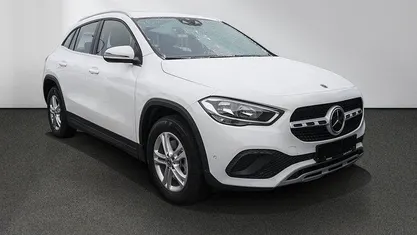 Gebraucht Mercedes GLA250 Style 218 PS (160 kW) 2023 Unilack polarweiß SUV