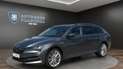 Gebraucht Skoda Superb LAURIN & KLEMENT 218 PS (160 kW) 2023 Graphitegrau Kombi