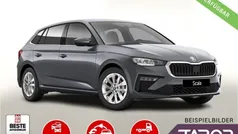 Silber (brillantsilber metallic) Neu 2025 Skoda Scala Kleinwagen | 23.188 € (Superpreis)