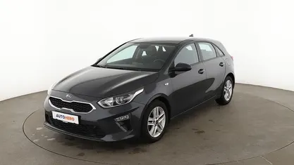 Grau Gebraucht 2021 Kia Ceed Edition 7 Kleinwagen | 13.890 € (Guter Preis)
