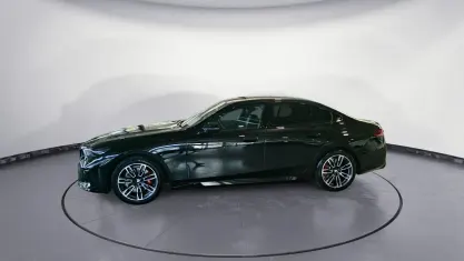 Gebraucht BMW 520 M Sport 197 PS (144 kW) 2025 Schwarz Limousine