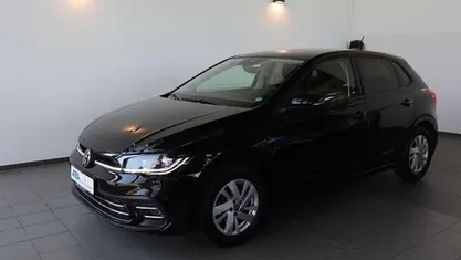 Deep black perleffekt Gebraucht 2024 VW Polo Style Limousine | 21.789 € (Fairer Preis)