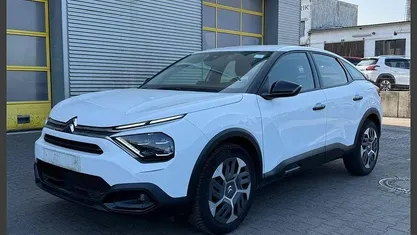 Gebraucht Citroën C4 Feel 131 PS (96 kW) 2023 Weiß (blanc banquise) SUV