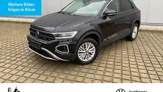Schwarz Gebraucht 2024 VW T-Roc Life SUV | 23.639 € (Fairer Preis)