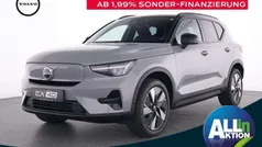 Grau vapour grey / metallic Gebraucht 2025 Volvo EX40 Plus SUV | 51.890 € (Guter Preis)