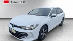 Weiß Gebraucht 2024 VW Passat Business Kombi | 33.980 € (Guter Preis)