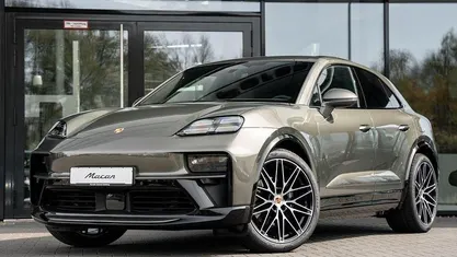 Nuova Porsche Macan 264 kW (360 CV) 2026 Verde SUV