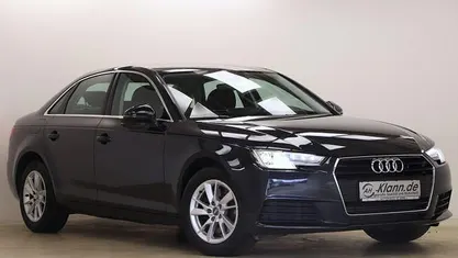 Gebraucht Audi A4 Basis 190 PS (139 kW) 2015 Blau Limousine